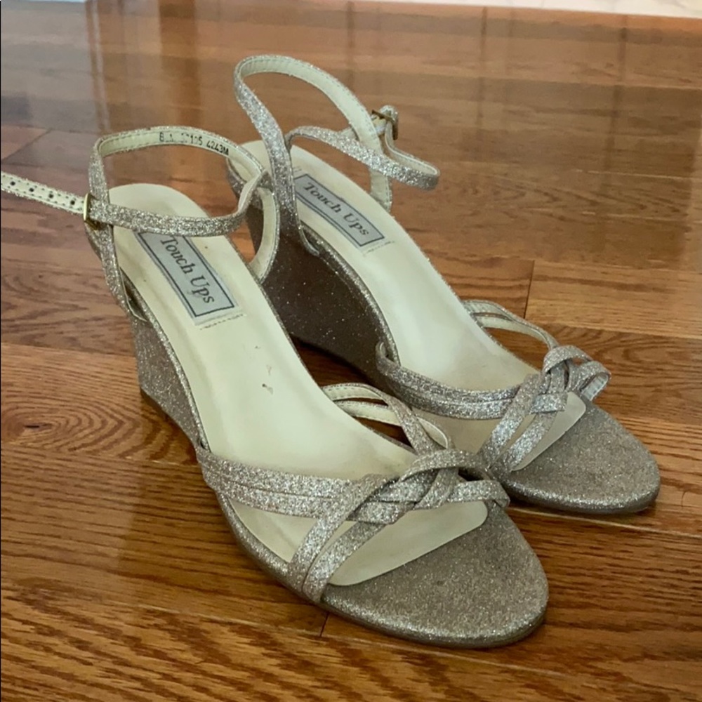 Touchups Buffy Wedge - image 1